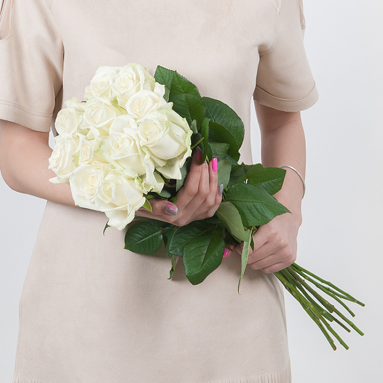 Букет из 11 белых роз 70 см