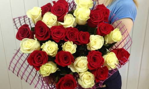 Букет из 31 микс роз 60 см