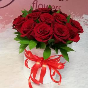 Коробка из 21 красной розы