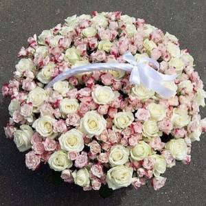 151 роза в корзине