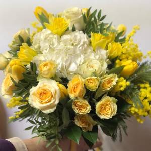 Букет с нарциссами "Summer"